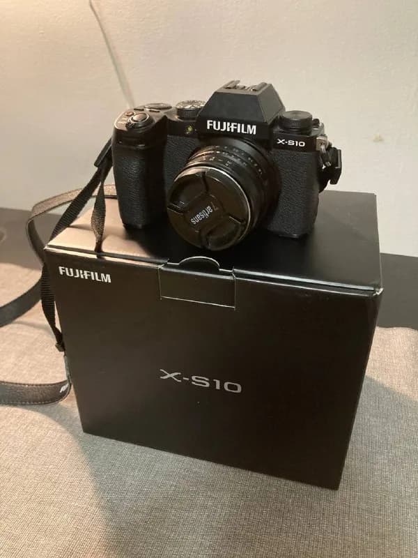 Fujifilm X-S10 (body) + 7Artisans 28 mm F1.8 (lens) — Тбилиси — 1 000 ₾