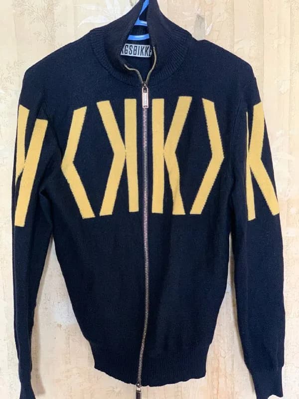 Bikkembergs. Натуральная шерсть, очень приятного качества. Made in Italy. Состояние идеальное, без д — Тбилиси — 50 ₾