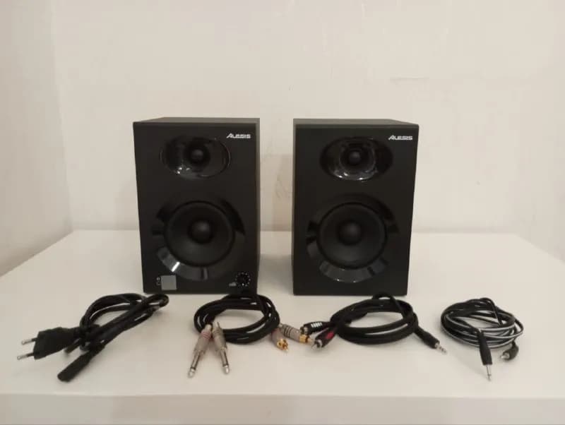 ALESIS ELEVATE 4 Studio Speakers (в идеальном состоянии + коммутация) — 350 Лари — Тбилиси — 350 ₾