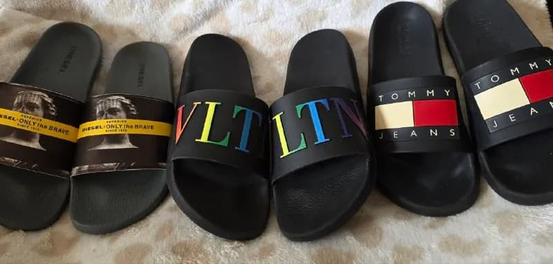 Diesel 41-42р, 100лари.Valentino43-44p. 150лари.Tommy Hilfiger41-42р, 80лари. Цена распродажи.Тбилиси — Батуми — 100 ₾