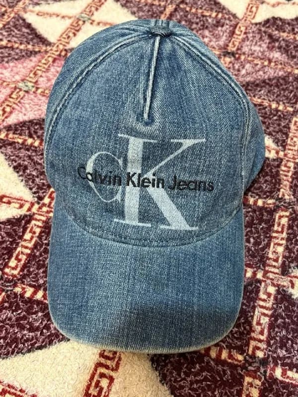 Джинсовая кепка Calvin Klein — Батуми — 40 ₾