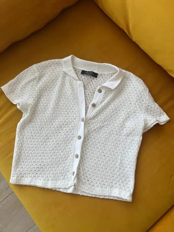 1. Топ Bershka, идеальное состояние. Размер M. 20 лари. — Тбилиси — 20 ₾