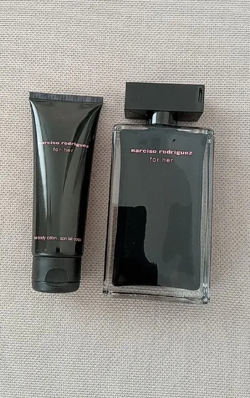 Narciso Rodriguez💗🖤 — Тбилиси — 100 ₾