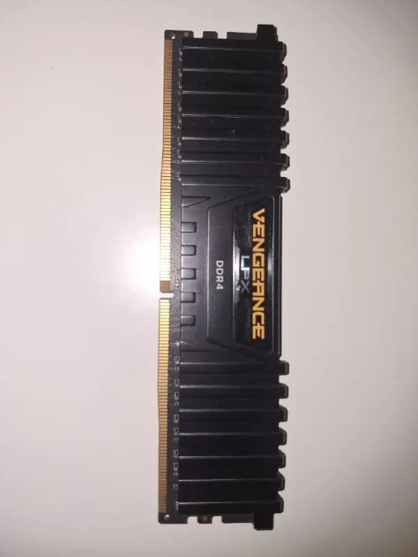 Продам оперативную память Corsair Vengeance LPX DDR4 8GB — Батуми — 80 ₾