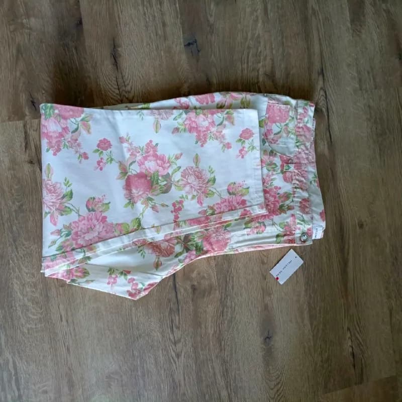 Брюки и вязаная кофточка — Батуми — 50 ₾