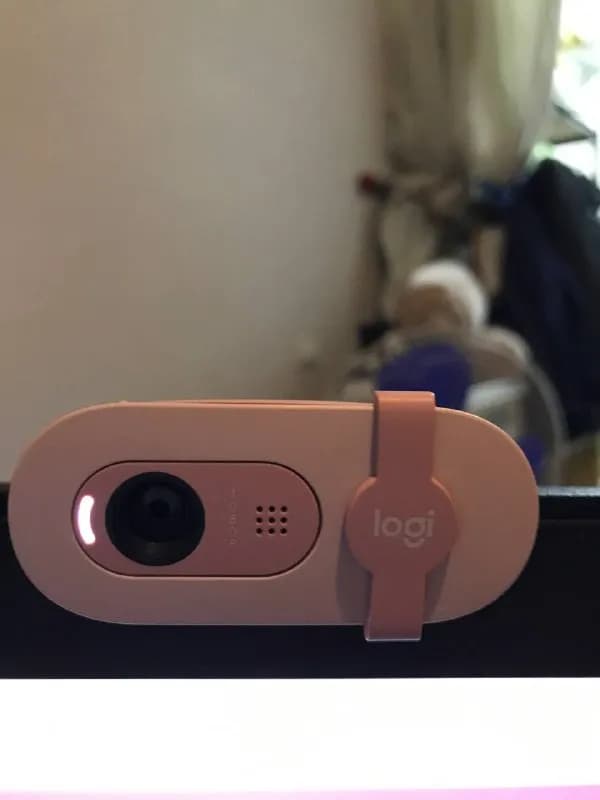 web camera Logitech Brio 100 — Тбилиси — 10,080 ₾