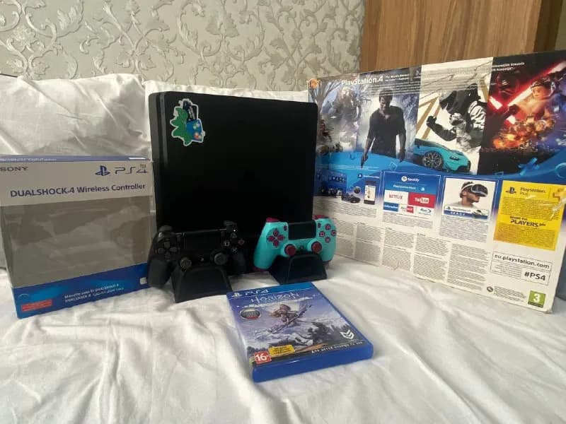Playstation 4 slim 1tb В идеальном состоянии. с подставкой с охлаждающей системой и автоматической з — Тбилиси — 600 ₾