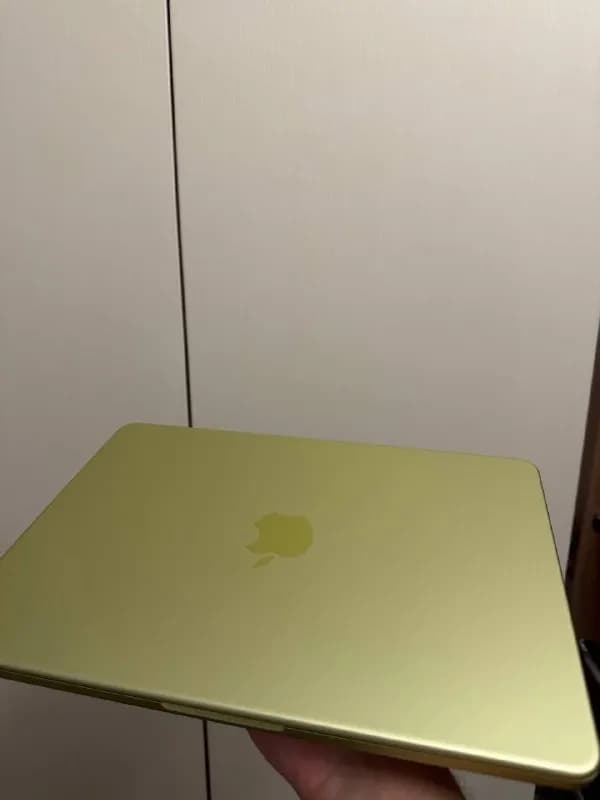 MacBook Neo (512GB) — Тбилиси — 2 400 ₾