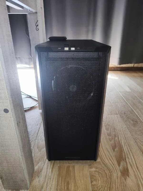 ATX, Mid Tower, но в действительности просторнее! В комплекте 3 вентилятора (тихие, не свистят и не — Тбилиси — 50 $