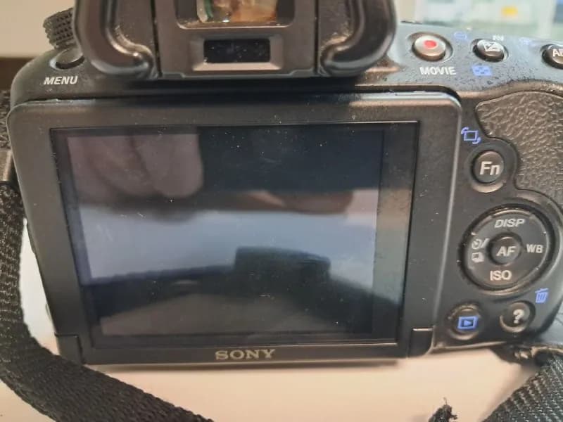 Зеркальный фотоаппарат Sony A37 и объектив