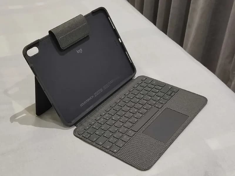 Чехол для iPad Air 11 дюймов с клавиатурой и трекпадом — Батуми — 300 ₾