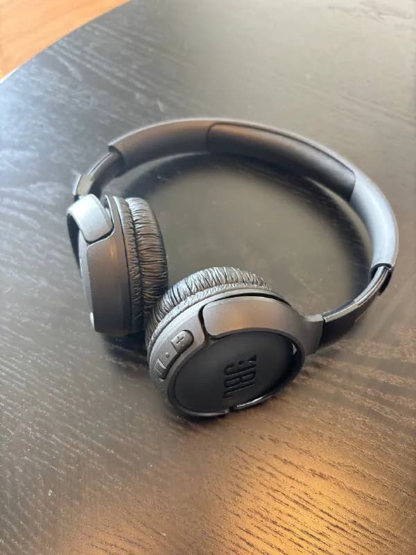 JBL Tune 520BT. Спонтанная покупка в ALTA месяц назад. Не зашли. — Тбилиси — 90 ₾