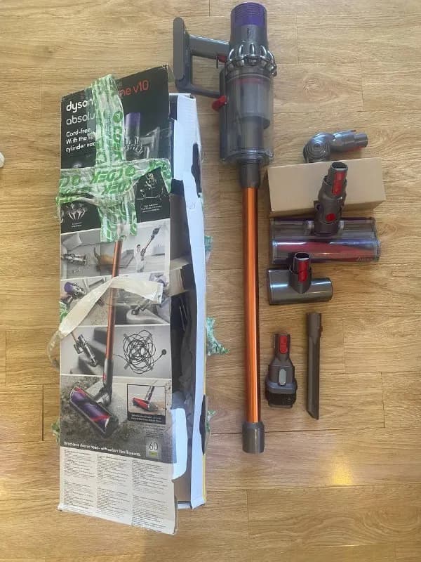 Пылесос Dyson V10 absolute — Тбилиси — 1200 ₾