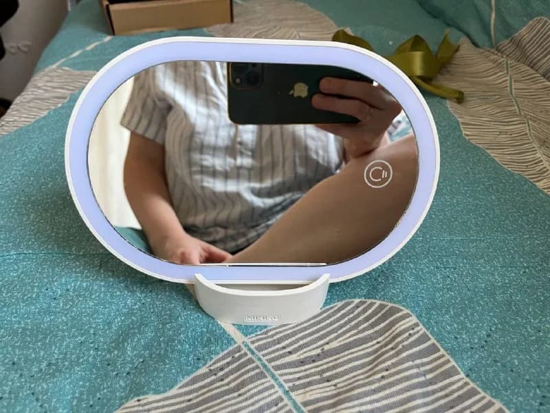 Miniso с круговой подсветкой и легким увеличением. Заряжается через micro usb. — Тбилиси — 10 ₾