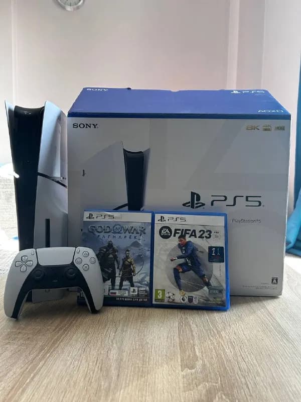 PS5 Slim, обновленная версия (меньше чем обычная) на 1 ТБ памяти. До декабря все еще на гарантии — Тбилиси — 1 250 ₾