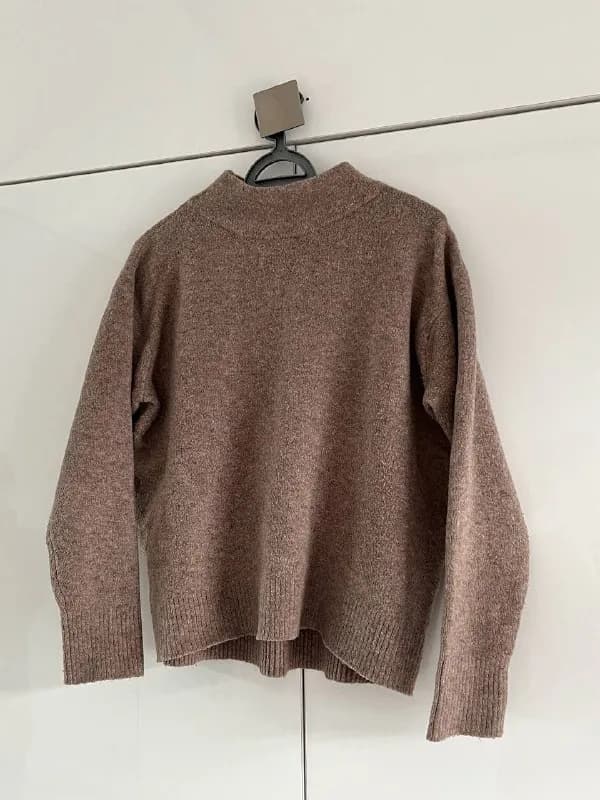 1. Свитер Uniqlo S-M — 15gel — Тбилиси — 15 ₾