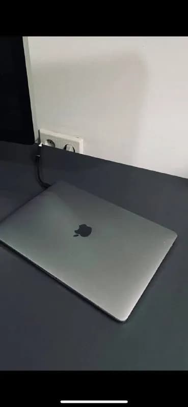 MacBook Pro Touch Bar — Тбилиси — 400 ₾