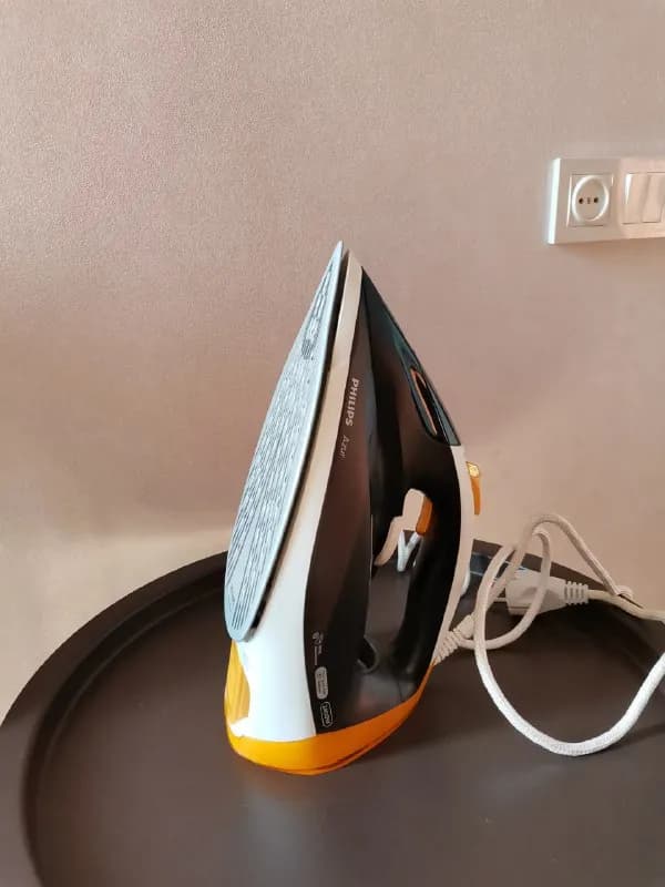 1) Утюг Philips Azur GC4537 + мини-гладильная доска к нему в подарок — 80₾ — Тбилиси — 80 ₾