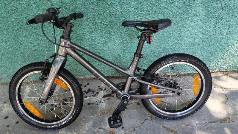 3-5лет. Ездили один сезон, покупали за 1100, продаю за 400, Исани — Тбилиси