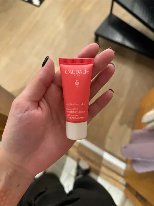 1. caudalie 15 ml sos cream, увлажнение супер, но не подошел коже, 15 лари, пользовалась 1 раз — Тбилиси — 15 ₾