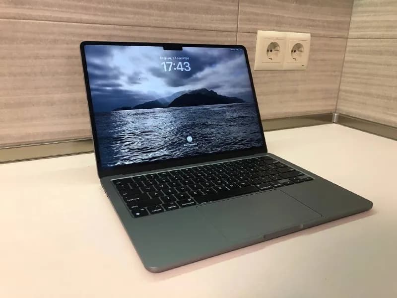 Apple MacBook Air M2 2022 — Тбилиси