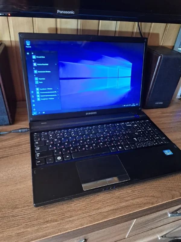 Samsung (Intel i5, 8/256 GB) — отличное состояние — Батуми — 250 ₾