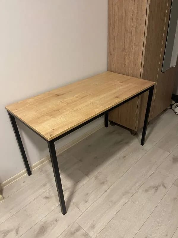 Стол 120×60×75 см, светлое дерево + черный металл — Батуми — 250 ₾