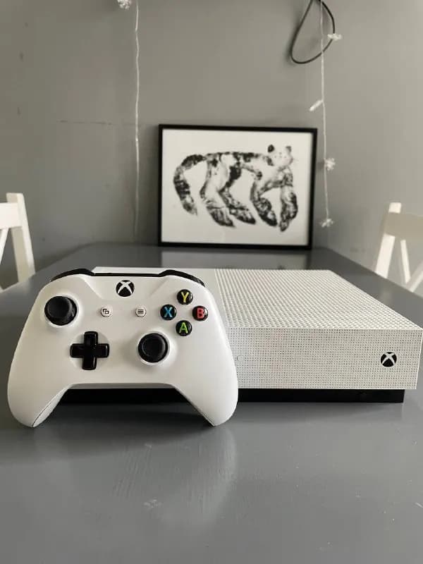 Игровая консоль Xbox One S 1TB — Тбилиси — 400 ₾