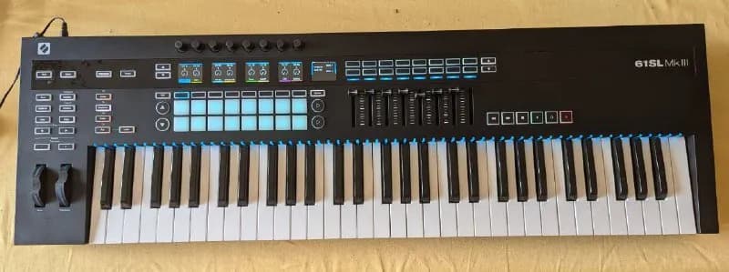 1. Midi-клавиатура Novation 61 SL mk III — Тбилиси — 450 $