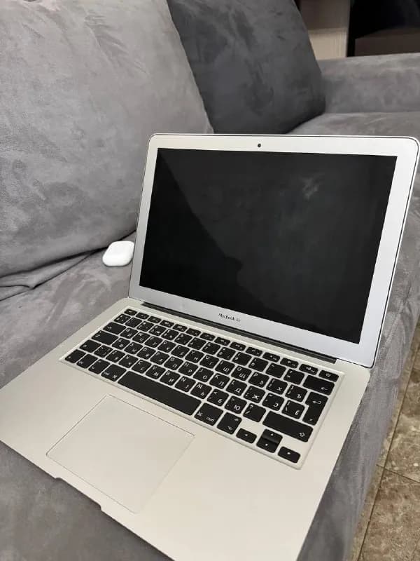 MacBook Air 13 2017 — Тбилиси — 490 ₾