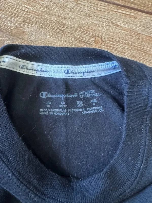 Футболка Champion размер S — Батуми — 15 ₾
