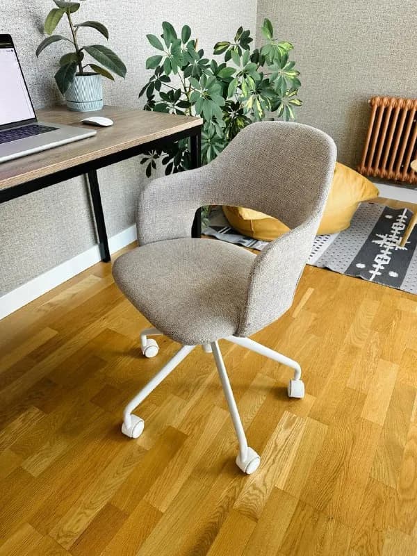 Офисный стул JYSK — Тбилиси — 200 ₾