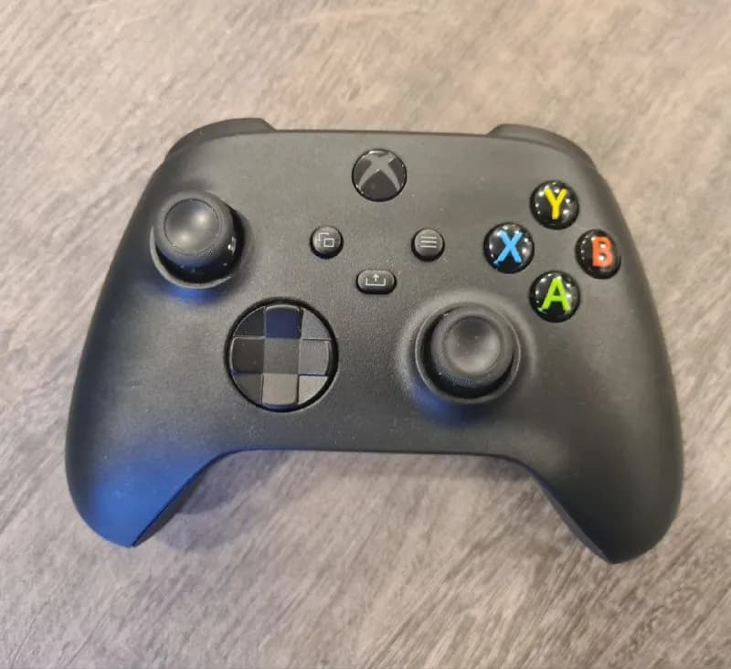 1) Геймпад Wireless Controller для Xbox и ПК. Практически новый, 1 раз попробовал. 150 лари — Тбилиси — 150 ₾