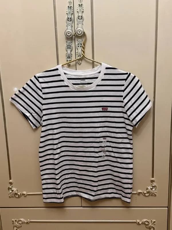 1. Levi’s, размер S, 80 лари. — Батуми — 80 ₾