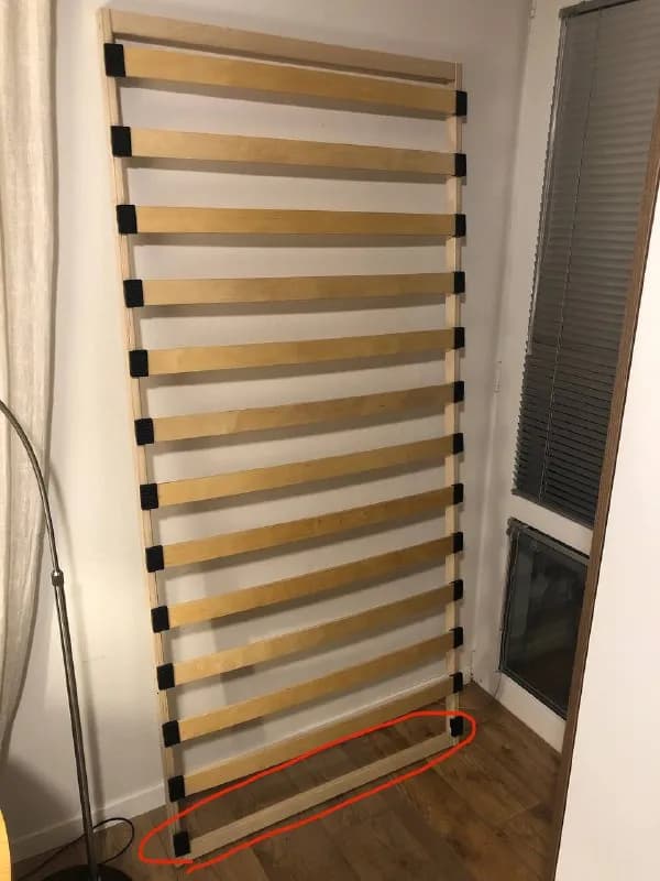 90×200, Jysk Basic A20. Не хватает одной крайней ламели, на фото обвела — Тбилиси — 30 ₾