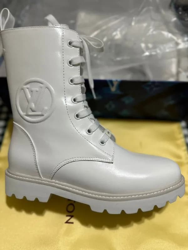 Абсолютно новые размер 37 — Тбилиси — 150 ₾