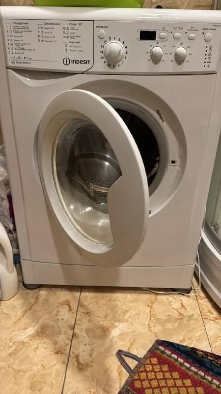 Indesit за 300 лари. Работает отлично. Продаю в связи с переездом. Самовывоз в Тбилиси. — Тбилиси — 300 ₾