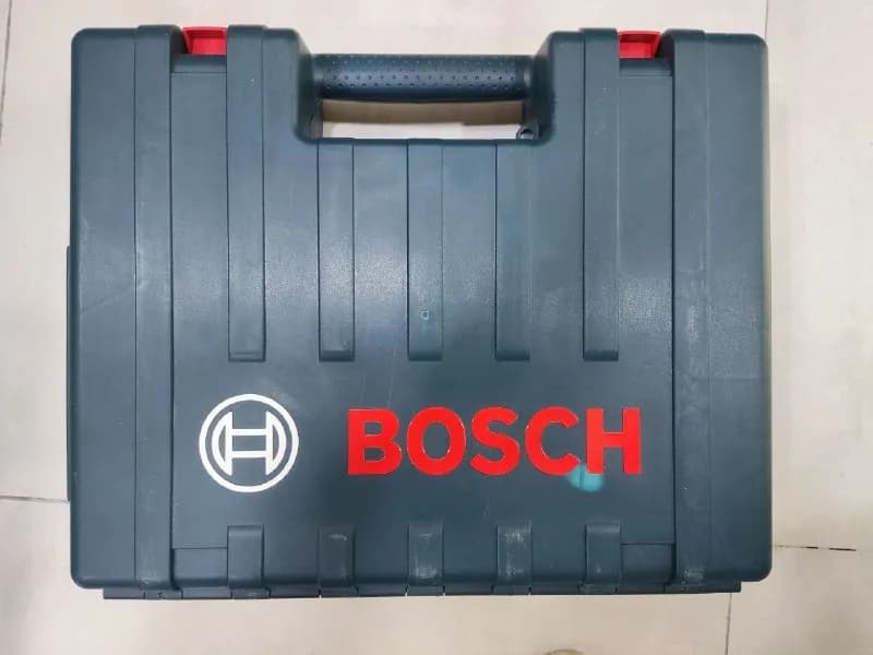Bosch GBH 2-26 DRE Professional в родном кейсе и с дополнительной оснасткой, хорошее состояние — Батуми — 250 ₾