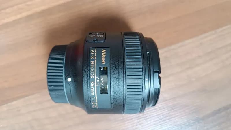 Nikon AF-S NIKKOR 85 mm f/1.8G — Батуми — 800 ₾