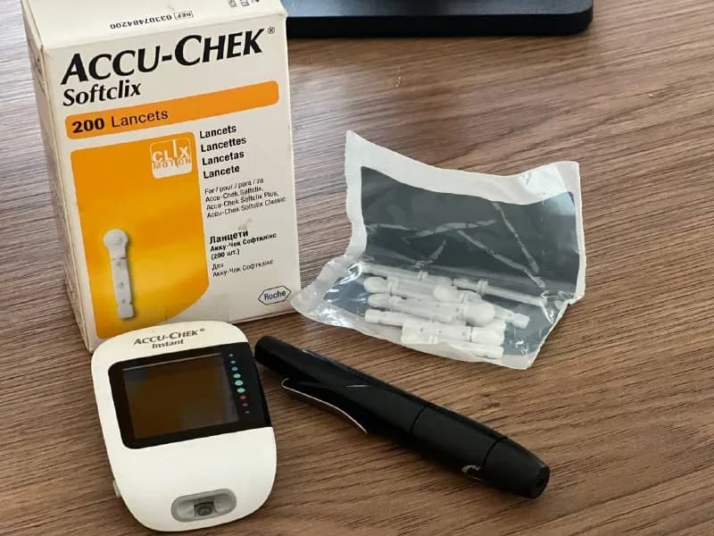 Accu-Chek Instant (Акку-Чек Инстант). — Батуми — 70 ₾