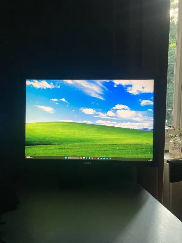 DELL 24» 16:10(!) monitor FHD (1920×1200), ports for every taste — DVI, HDMI, VGA, USB, card readers — Тбилиси — 200 ₾