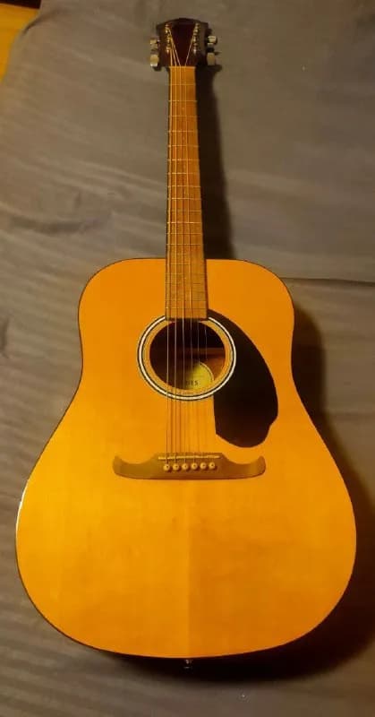 fender fa-125 с чехлом, состояние отличное, отстроена, гриф ровный, звук отличный — Тбилиси — 420 ₾