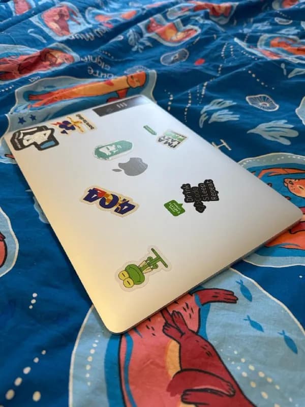 1) Apple Macbook Air 2020 M1 16/256 240 циклов, 88% battery — 1900gel — Тбилиси — 1 900 ₾