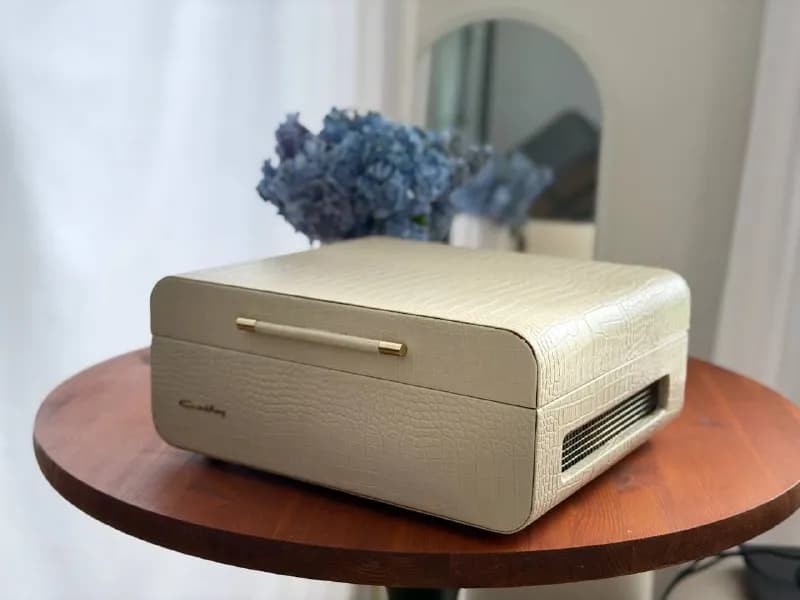 Crosley Mercury в расцветке White Croc. Полностью исправен, в отличном состоянии, использовался бере — Батуми — 250 ₾