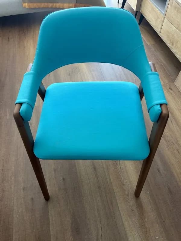 Стулья новые — Батуми — 250 ₾