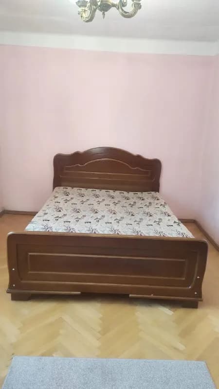 1.60 м. на 2 м) кровать с матрасом — Тбилиси — 500 ₾