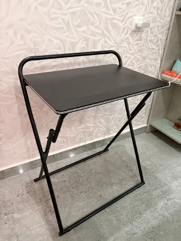 Стол рабочий складной — Батуми — 35 ₾