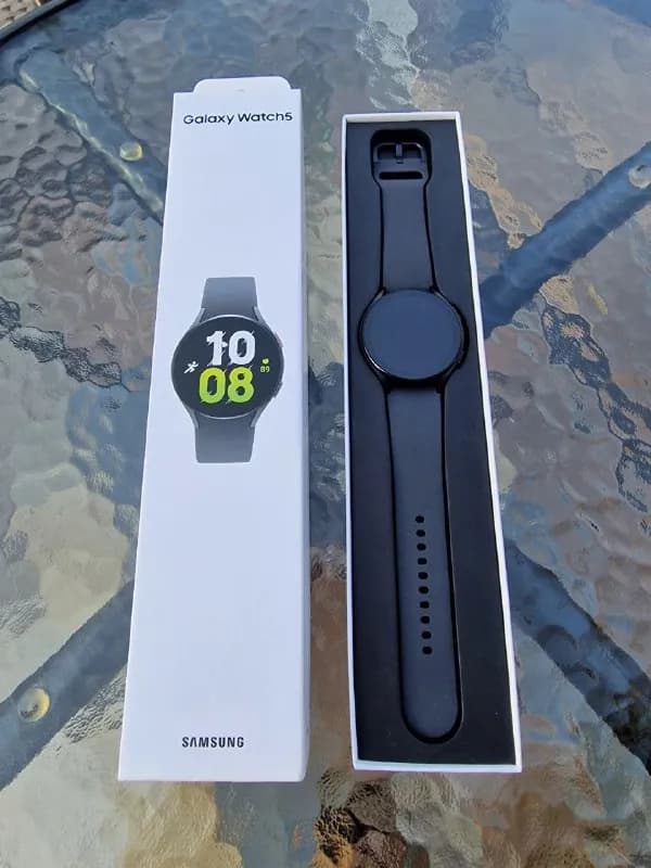 Samsung Galaxy Watch 5 44 mm Graphite. Носились очень редко, поэтому состояние идеальнейшее. 370 299 — Тбилиси — 370 299 ₾