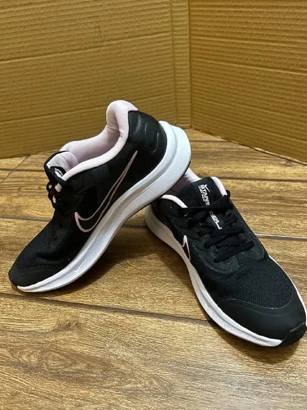 1️⃣Кроссовки Nike original 50 лари размер EUR 38.5, UK 5.5, покупались в турции, полностью целые (по — Тбилиси — 50 ₾