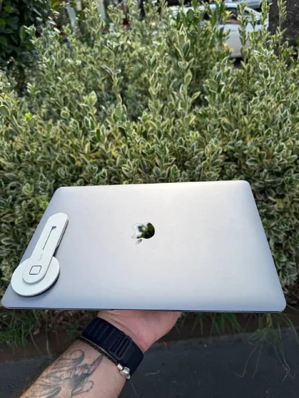 MacBook Air M1 (8/256GB) — Тбилиси — 1 300 ₾